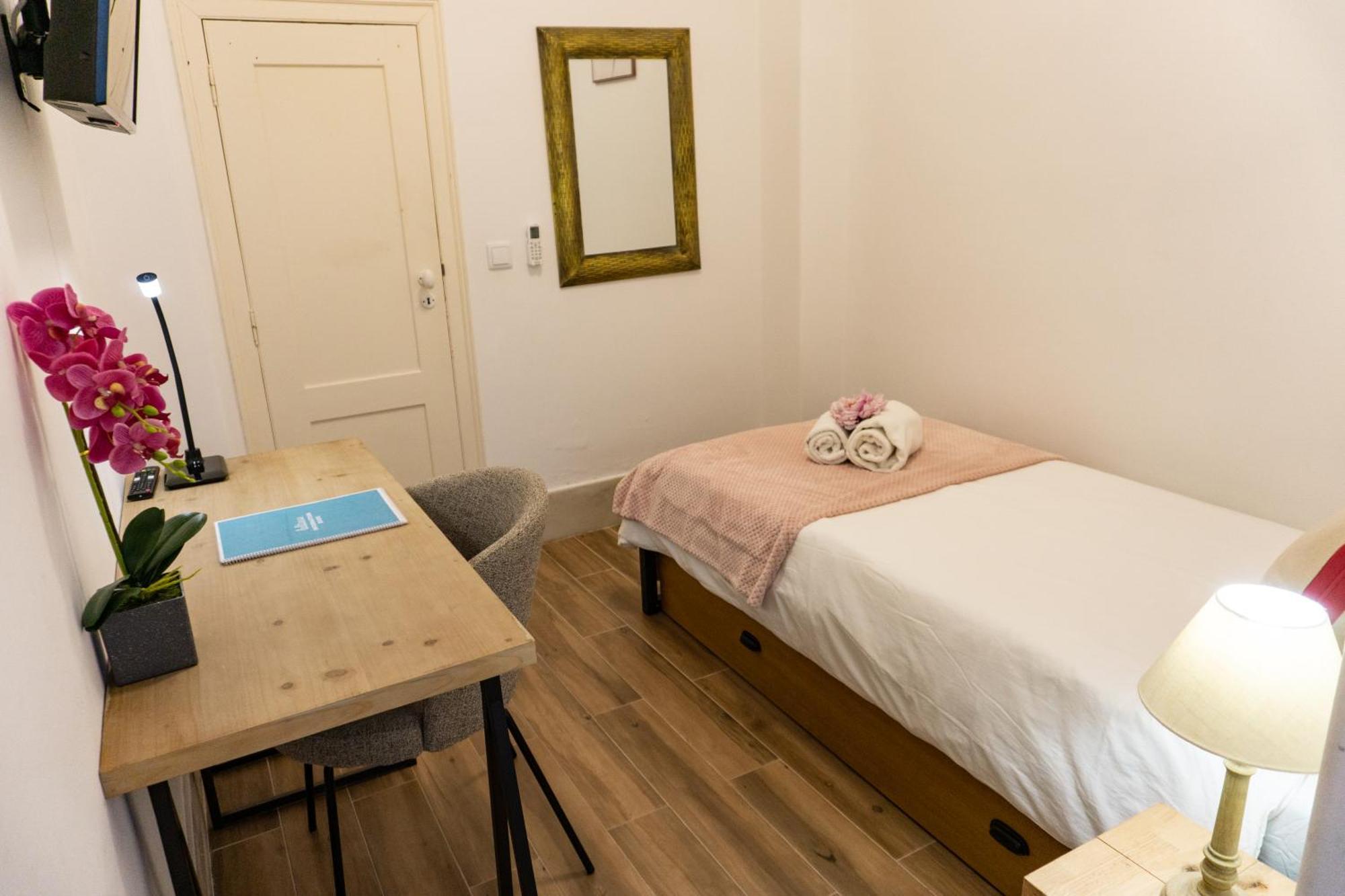 Hotel Lalitana Townhouse Lagos Habitación foto